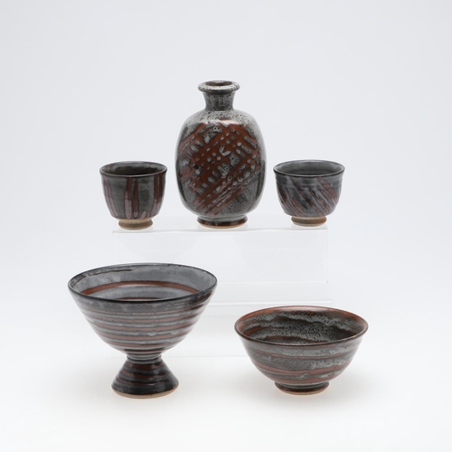 707 - JOHN LEACH (1939-2021) - STUDIO POTTERY VASE & BOWLS. A mixed lot including a bottle shaped vase wit... 