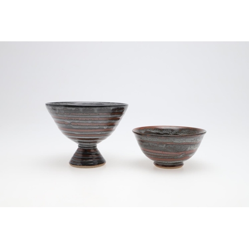 707 - JOHN LEACH (1939-2021) - STUDIO POTTERY VASE & BOWLS. A mixed lot including a bottle shaped vase wit... 