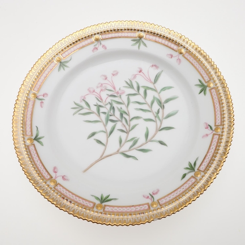 754 - ROYAL COPENHAGEN - FLORA DANICA CABINET PLATE. Titled 'Andromeda polifolia', the centre painted with... 