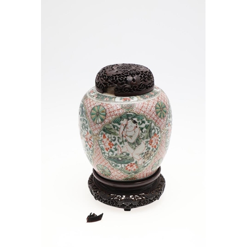 810 - CHINESE KANGXI FAMILLE VERTE GINGER JAR. Kangxi period (1662-1722) the famille verte jar of gobular ... 