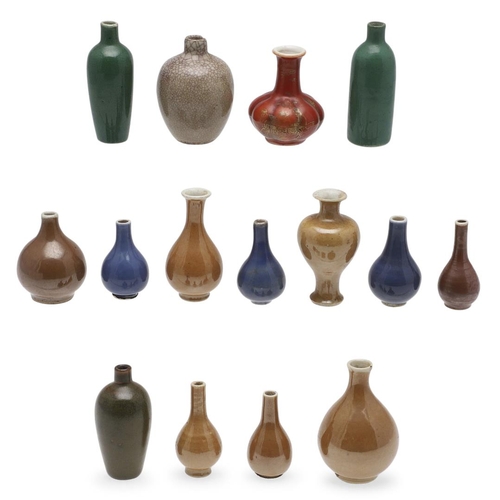 823A - COLLECTION OF CHINESE MINIATURE BOTTLES - COLLECTION LABELS FOR SIDNEY MOSS & JOHN SPARKS. An intere... 