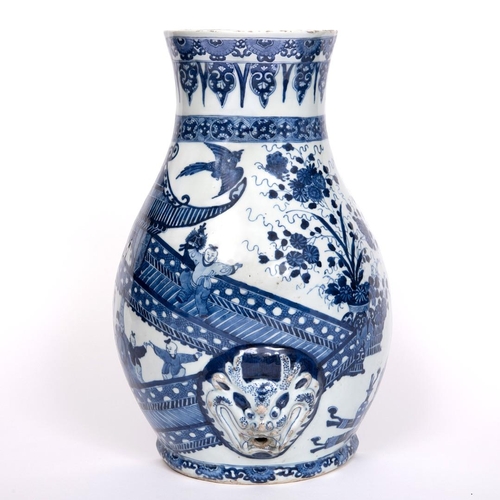 824 - RARE CHINESE BLUE & WHITE WALL CISTERN - KANGXI PERIOD (1662-1722). A rare blue and white baluster w... 