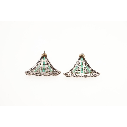 1046 - AN INDIAN EMERALD AND DIAMOND PENDANT AND EARRINGS. all mounted with calibre-cut emeralds, rose-cut ... 