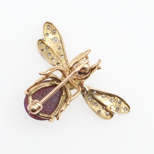 1059 - A DIAMOND, RUBY AND EMERALD INSECT BROOCH. the body mounted with a cabochon ruby and circular-cut em... 