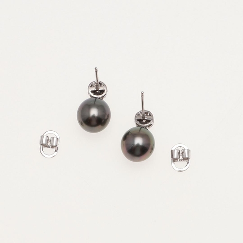 1105 - A PAIR OF DIAMOND AND GREY CULTURED PEARL DROP EARRINGS. Set with a cluster of brilliant cut diamond... 