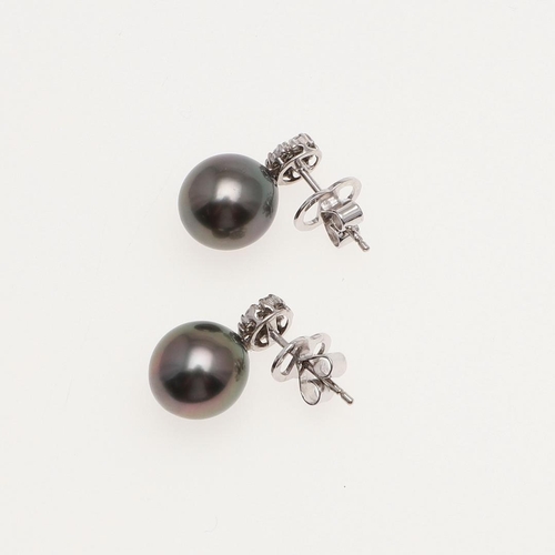 1105 - A PAIR OF DIAMOND AND GREY CULTURED PEARL DROP EARRINGS. Set with a cluster of brilliant cut diamond... 