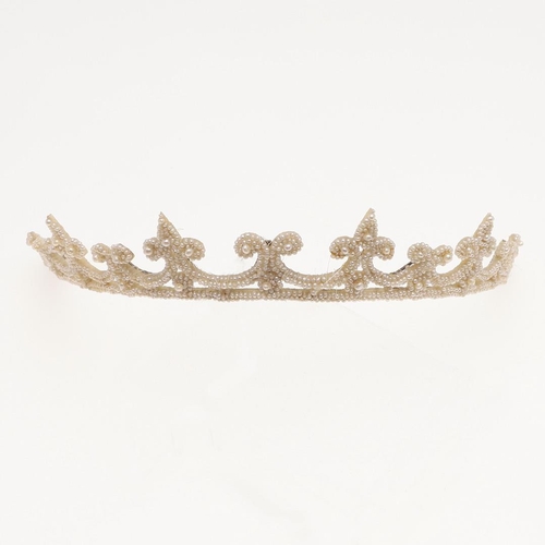 850 - A GEORGIAN SEED PEARL TIARA, EARLY 19TH CENTURY. formed with seed pearls, with mother of pearl fretw... 