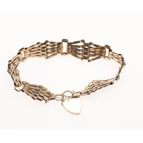 882 - A 9CT GOLD FANCY GATE LINK BRACELET. with padlock clasp, 18cm long, 15.8 grams.  *Condition:  With s... 