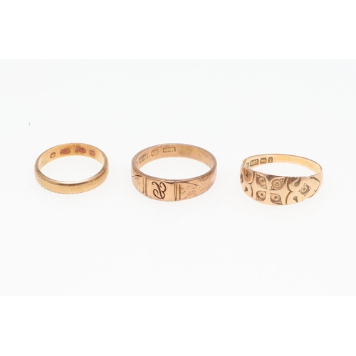 901 - A 15CT GOLD SIGNET RING. 3.4 grams, size O, together with a 9ct gold ring mounted with a circular di... 