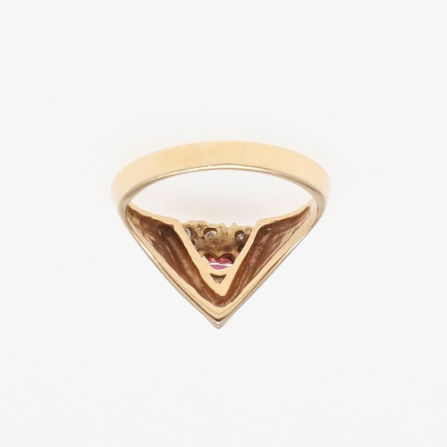 971 - A TOURMALINE AND DIAMOND RING. the rounded triangular-shaped pink tourmaline is set with three circu... 