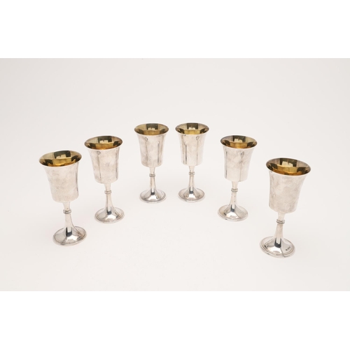 121 - A MATCHED SET OF SIX MODERN WINE GOBLETS. (or 3 pairs), with everting rims, gilded bowls and the cir... 