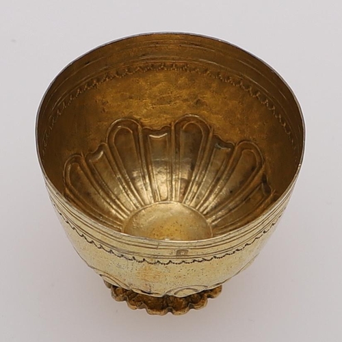 203 - A 19TH CENTURY CONTINENTAL SILVERGILT BEAKER. with a chased frieze, the lower body decorated with fl... 