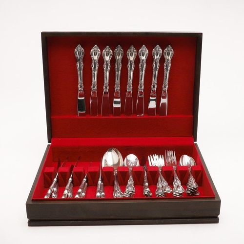 29 - A MODERN CASED PART-CANTEEN OF NORTH AMERICAN FLATWARE & CUTLERY. 