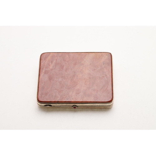 321 - A 20TH CENTURY SILVERGILT MOUNTED RUSSIAN CIGARETTE CASE. with a red marble or hardstone body, a cab... 