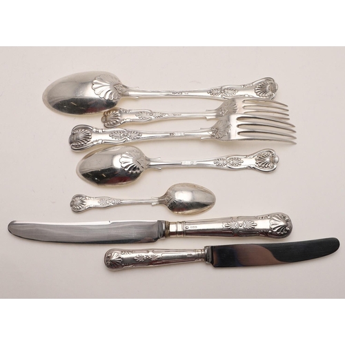 4 - AN EARLY 20TH CENTURY MATCHED PART-CANTEEN OF KING'S PATTERN FLATWARE & CUTLERY:-. 11 table forks, 1... 