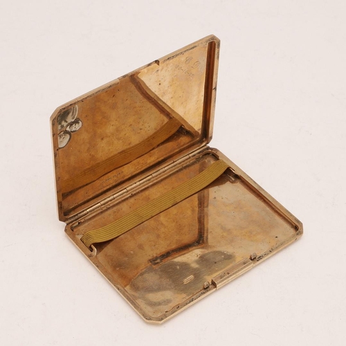 409 - A GEORGE V 9CT. GOLD CIGARETTE CASE. rectangular, with canted corners & engine-turned decoration, th... 