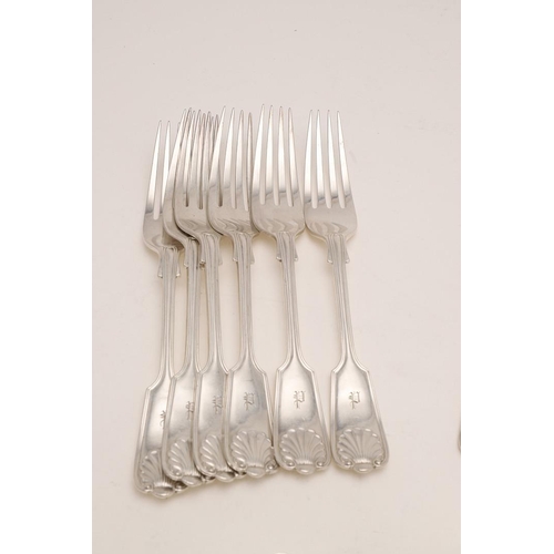 51 - A MATCHED PART-CANTEEN OF FIDDLE, THREAD & SHELL FLATWARE. including: 5 tablespoons, 6 table forks, ... 