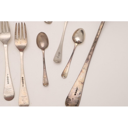 58 - MIXED OLD ENGLISH PATTERN FLATWARE. comprising of: 13 tablespoons, 5 table forks, 5 dessert spoons, ... 