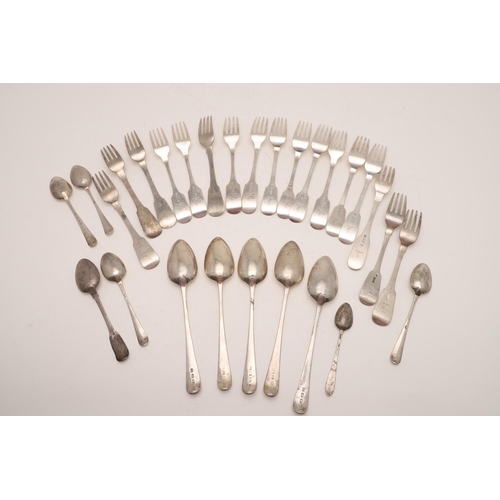 66 - MISCELLANEOUS IRISH FLATWARE TO INCLUDE:-. a set of 5 George III Old English tablespoons, by John Po... 