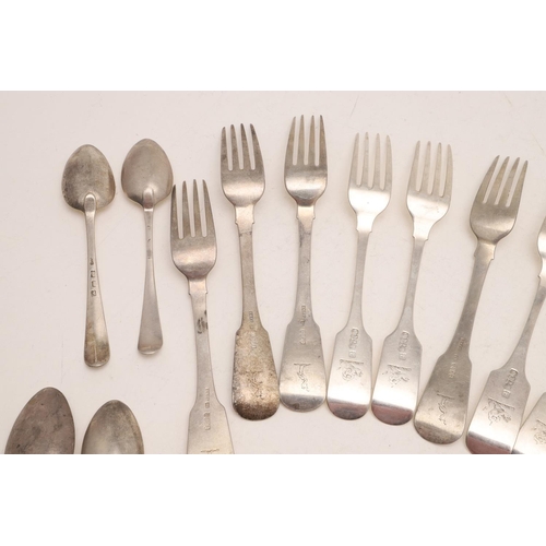 66 - MISCELLANEOUS IRISH FLATWARE TO INCLUDE:-. a set of 5 George III Old English tablespoons, by John Po... 