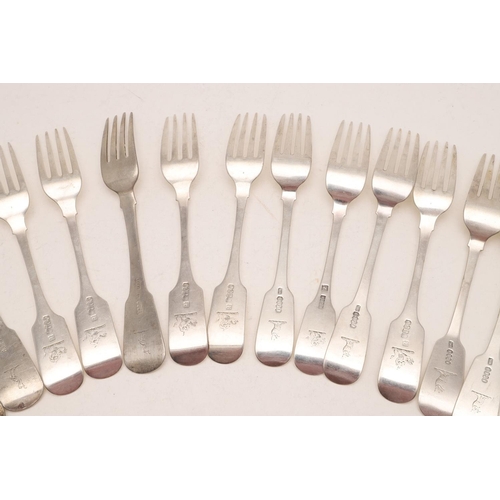 66 - MISCELLANEOUS IRISH FLATWARE TO INCLUDE:-. a set of 5 George III Old English tablespoons, by John Po... 