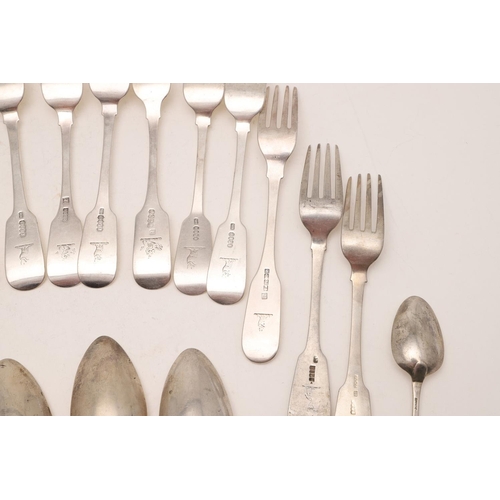 66 - MISCELLANEOUS IRISH FLATWARE TO INCLUDE:-. a set of 5 George III Old English tablespoons, by John Po... 