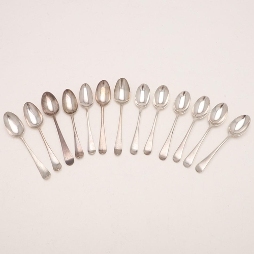 8 - A SET OF SIX GEORGE III OLD ENGLISH PICTURE-BACK TEASPOONS. with oyster heels, maker's mark 