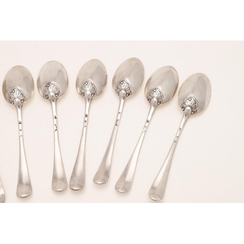 8 - A SET OF SIX GEORGE III OLD ENGLISH PICTURE-BACK TEASPOONS. with oyster heels, maker's mark 