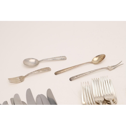 93 - A 20TH CENTURY PART-CANTEEN OF NORTH AMERICAN FLATWARE & CUTLERY. 