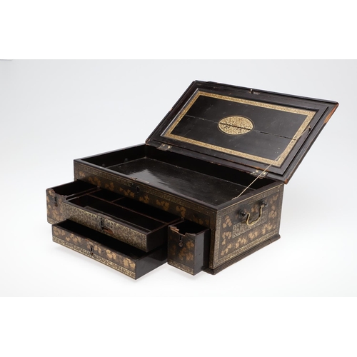 1488 - A CHINESE EXPORT LACQUERED BOX, CIRCA 1800. finely decorated all over with scrolling foliage, the re... 