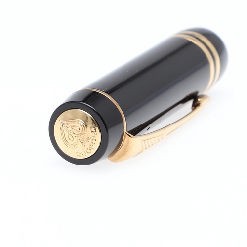 1518 - PARKER: DUOFOLD CENTENNIAL FOUNTAIN PEN. black resin cased with gold tone metal mounts and double ba... 