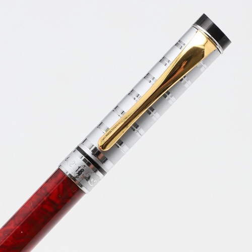 1549 - ASSORTED FOUNTAIN PENS. comprising a Huashilai pen with mottled red resin body and brushed steel cap... 