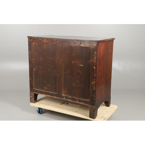 1591 - A GEORGE III MAHOGANY SERPENTINE CHEST OF DRAWERS. the four graduated drawers with octagonal brass s... 