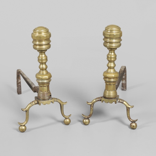 1613 - A PAIR OF AMERICAN FEDERAL BRASS AND IRON FIRE DOGS. each with a multi-shaped column on outswept scr... 