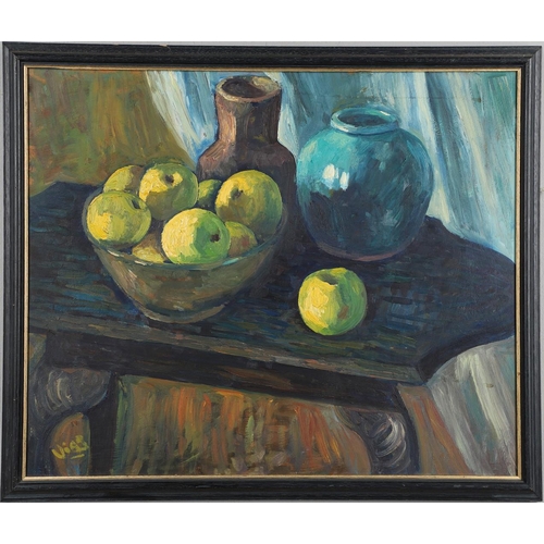 633 - BOB VIGG (1932-2001). STILL LIFE OF BOWLS AND APPLES ON A TABLETOP. (d) Signed, oil on board
49.5 x ... 