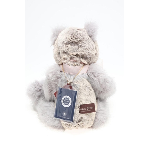 696 - CHARLIE BEARS TEDDY BEARS - YEAR BEARS & COLLECTORS CLUB. Including 'Charlie Year Bear 2018' (4000 m... 