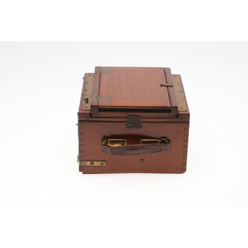 726 - EARLY PLATE CAMERA - 'THE SANDERSON'. A mahogany 'The Sanderson' plate camera with a Koilos lens, in... 