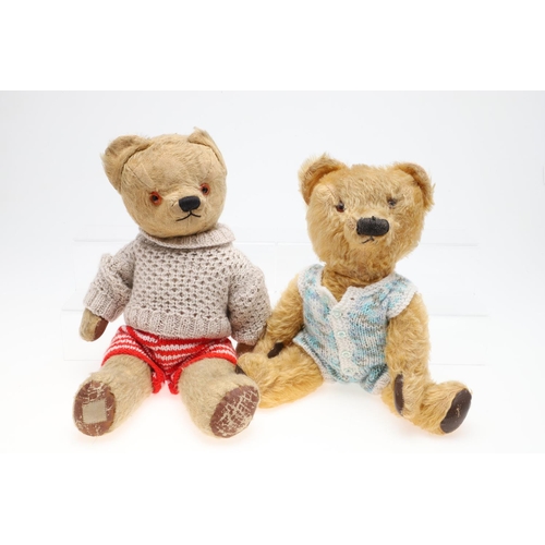 738 - VARIOUS VINTAGE TEDDY BEARS INCLUDING CHAD VALLEY & CHILTERN. A mixed lot including two post war Chi... 