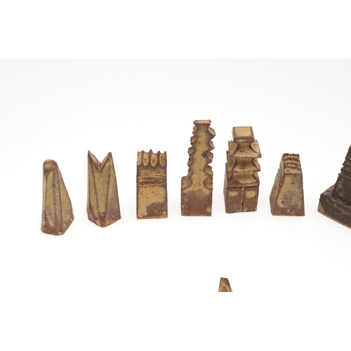 819 - BRYAN & JULIE NEWMAN - ALLER POTTERY CHESS SET. An unusual stoneware pottery chess set made at the A... 