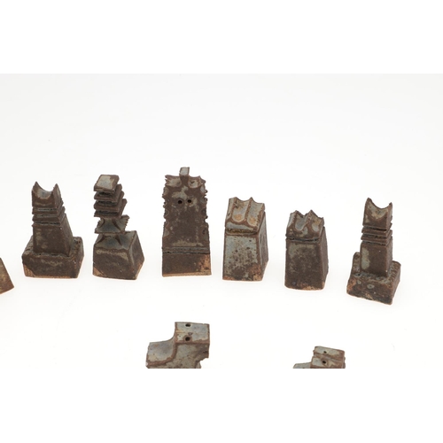 819 - BRYAN & JULIE NEWMAN - ALLER POTTERY CHESS SET. An unusual stoneware pottery chess set made at the A... 