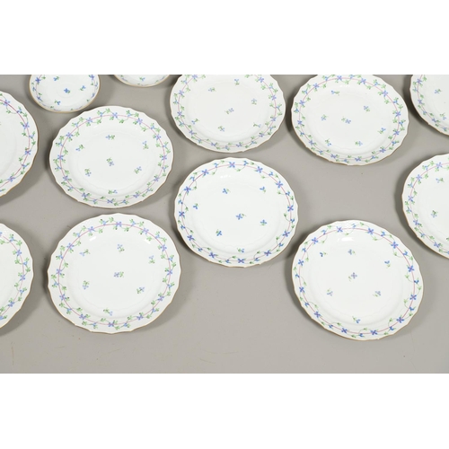 850 - HEREND - BLUE GARLAND PART DINNER SERVICE. Comprising a large oval platter (42cms across), 5 large d... 