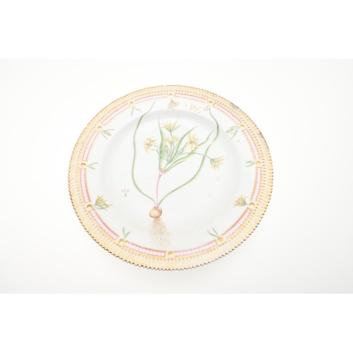 857 - ROYAL COPENHAGEN FLORA DANICA PLATE & ROYAL VIENNA STYLE CABINET PLATE. A Flora Danica plate painted... 