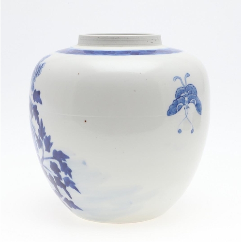 877 - 19THC CHINESE BLUE & WHITE GINGER JAR. A late 19thc ginger jar of globuler form, painted with peacoc... 