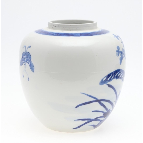 877 - 19THC CHINESE BLUE & WHITE GINGER JAR. A late 19thc ginger jar of globuler form, painted with peacoc... 