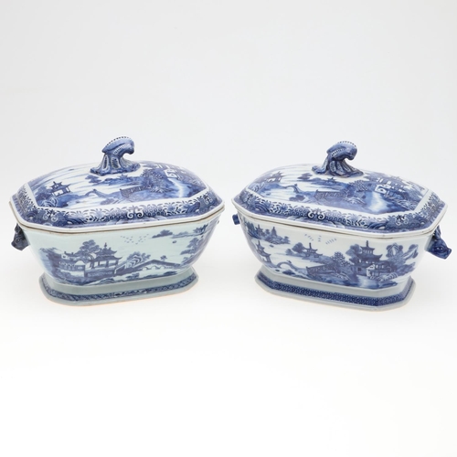 951 - PAIR OF CHINESE EXPORT TUREENS & COVERS. A pair of 18thc Chinese blue and white export lidded tureen... 