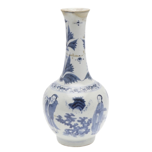 952 - 17THC CHINESE BLUE & WHITE VASE. A transitional porcelain blue and white vase, the bottle shaped vas... 