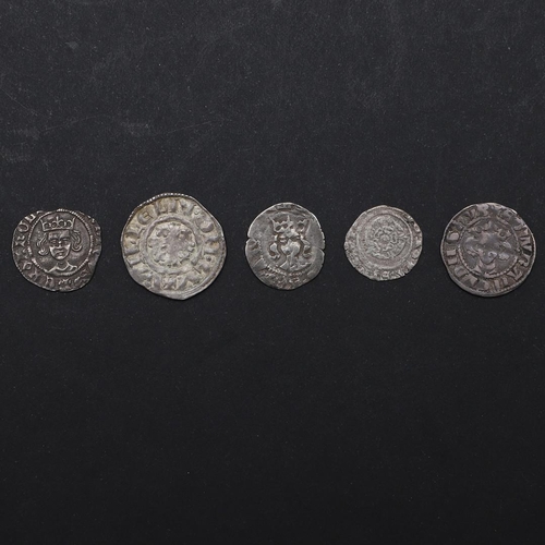 1033 - A COLLECTION OF HAMMERED SILVER PENNIES RICHARD I AND LATER. A Richard I short cross penny, A Richar... 