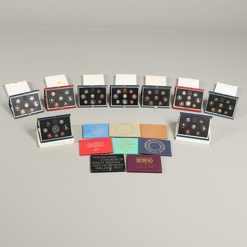 1194 - A COLLECTION OF ROYAL MINT ANNUAL COIN SETS 17 SETS. A collection of Royal Mint year sets: uncircula... 