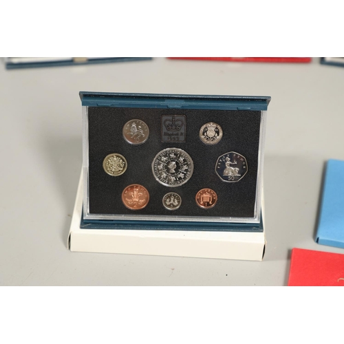 1194 - A COLLECTION OF ROYAL MINT ANNUAL COIN SETS 17 SETS. A collection of Royal Mint year sets: uncircula... 