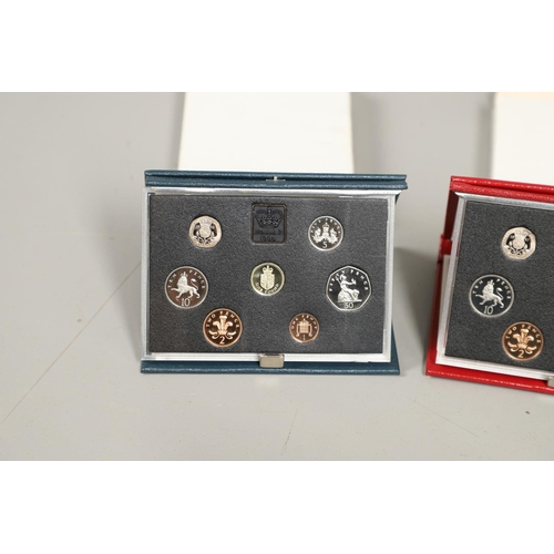 1194 - A COLLECTION OF ROYAL MINT ANNUAL COIN SETS 17 SETS. A collection of Royal Mint year sets: uncircula... 